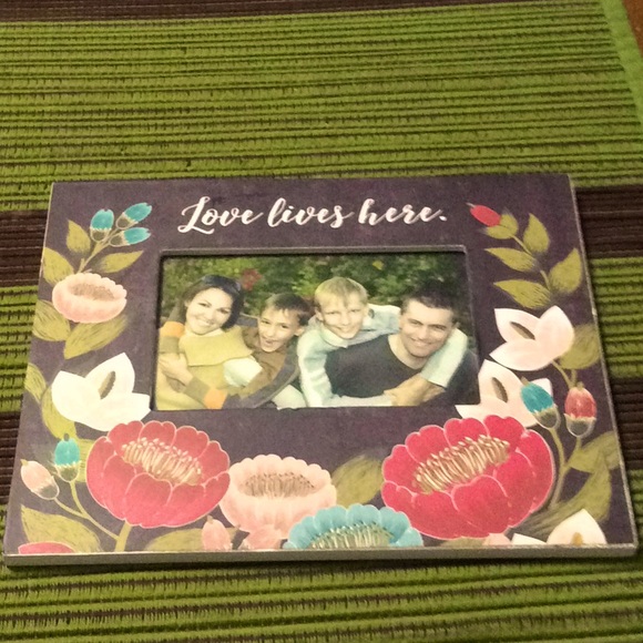 NWT vntg 8” x 10” photo Frame Love lives here. - Picture 1 of 4